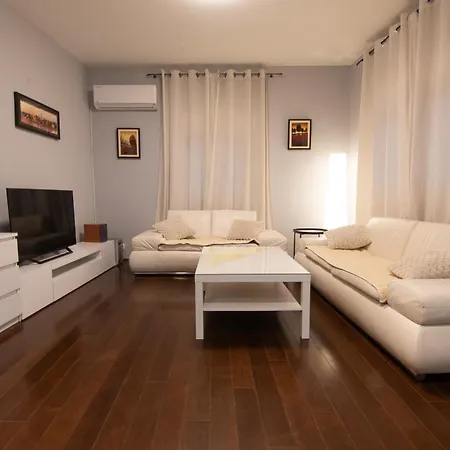 Apartament Astra *